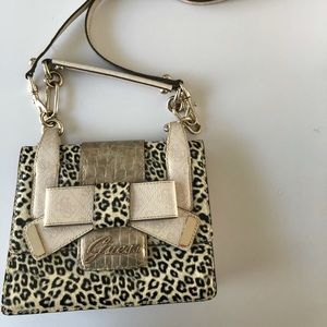 SOLD!! Guess crossbody